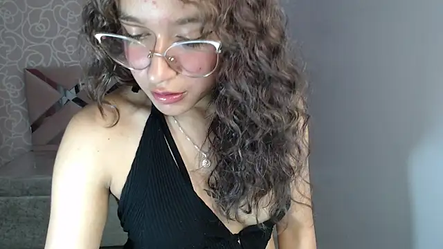 Snapshot of kassandra_ch_ chatting on March 2025 08:54:01 PM kassandra ch online show from March 2025 08:54:01 PM