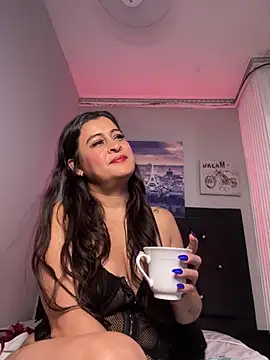 Snapshot of Lili__taylor chatting on February 2025 05:48:02 AM Lili taylor online show from February 2025 05:48:02 AM