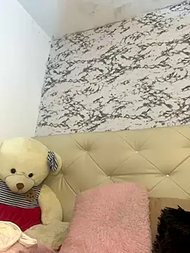 Snapshot of Lili__taylor chatting on September 2025 12:16:01 PM Lili taylor online show from September 2025 12:16:01 PM