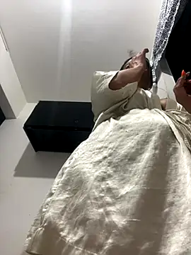 Snapshot of Lili__taylor chatting on October 2025 03:29:02 AM Lili taylor online show from October 2025 03:29:02 AM