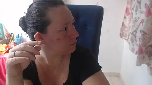 Yohis Kiut25 online show from March 2026 08:01:01 PM