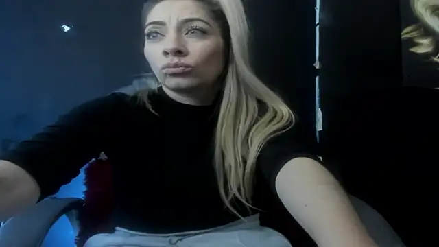 viktoria davis  online show from April 2026 02:15:01 AM