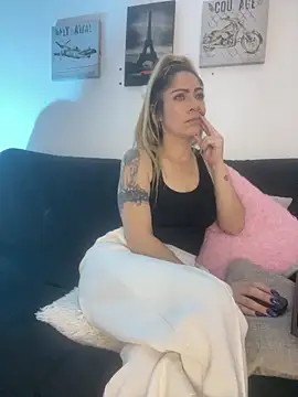 viktoria davis  online show from May 2026 12:39:01 AM