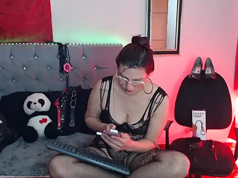 sachaclinford online show from February 2026 01:59:01 PM