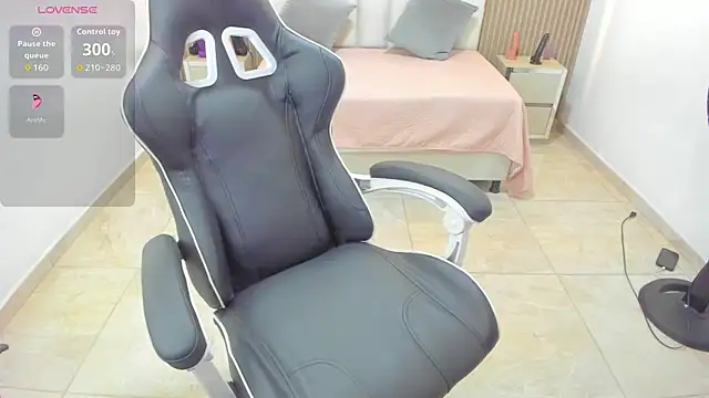 Zulema hamdi online show from December 2025 12:23:02 PM