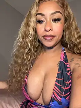 Snapshot of hazelbaby8880 chatting on January 2025 06:47:01 AM hazelbaby8880 online show from January 2025 06:47:01 AM