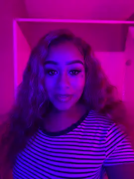 Snapshot of hazelbaby8880 chatting on January 2025 06:05:02 AM hazelbaby8880 online show from January 2025 06:05:02 AM