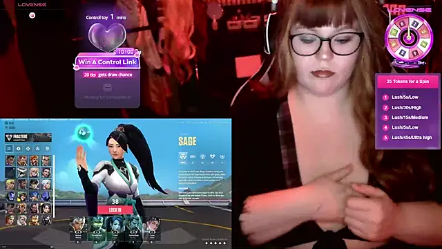 Snapshot of EveBaker04 chatting on March 2025 06:55:01 PM EveBaker04 online show from March 2025 06:55:01 PM