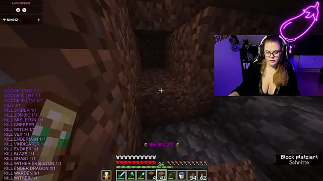 Snapshot of EveBaker04 chatting on October 2025 04:28:01 PM EveBaker04 online show from October 2025 04:28:01 PM