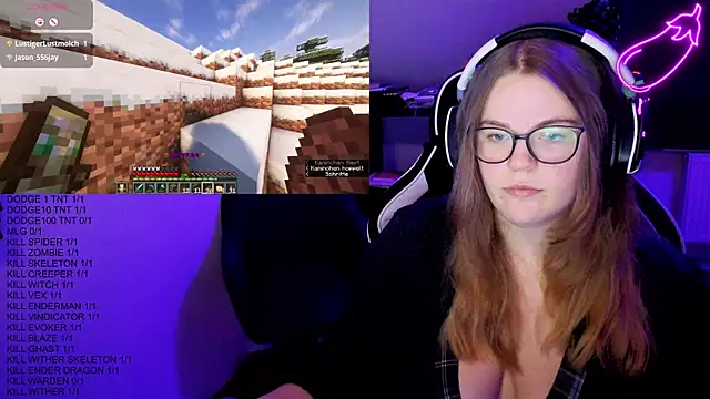 Snapshot of EveBaker04 chatting on October 2025 04:08:02 PM EveBaker04 online show from October 2025 04:08:02 PM