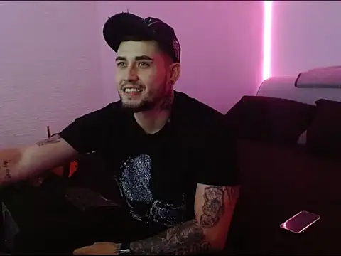 Snapshot of Lliam_2 chatting on January 2025 02:47:01 AM Lliam 2 online show from January 2025 02:47:01 AM