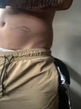 Snapshot of Lliam_2 chatting on January 2025 10:51:02 PM Lliam 2 online show from January 2025 10:51:02 PM