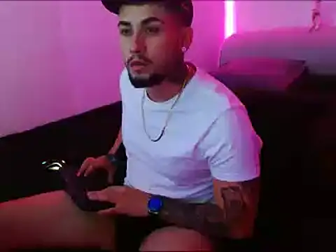 Snapshot of Lliam_2 chatting on January 2025 06:07:01 AM Lliam 2 online show from January 2025 06:07:01 AM