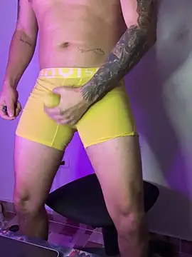 Snapshot of Lliam_2 chatting on February 2025 11:01:02 AM Lliam 2 online show from February 2025 11:01:02 AM