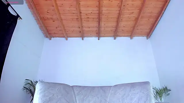 Freydis18 online show from April 2026 03:45:01 AM