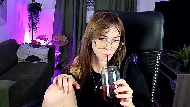 DakotaaJohnnson online show from January 2025 05:48:01 PM