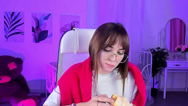 DakotaaJohnnson online show from January 2025 02:36:01 PM