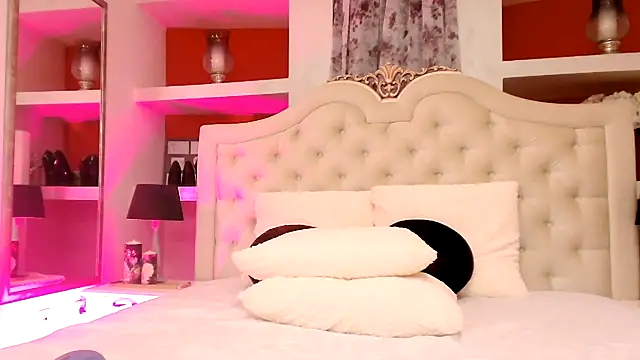 Snapshot of MyaBloom chatting on March 2025 12:11:01 AM MyaBloom online show from March 2025 12:11:01 AM