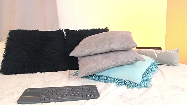 Snapshot of miss_hellen2 chatting on January 2025 03:15:01 PM miss hellen2 online show from January 2025 03:15:01 PM