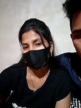 Hot couple 1 online show from May 2026 05:07:02 PM