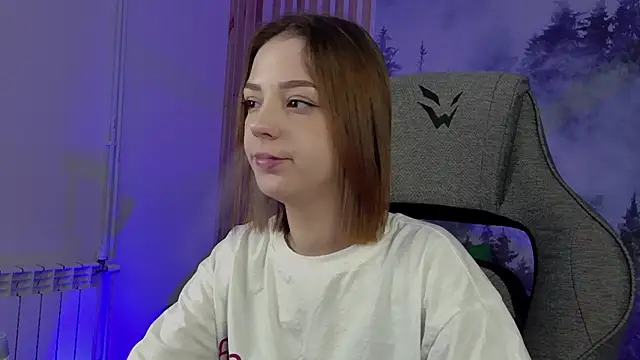 PamBeesly online show from November 2025 09:11:01 AM