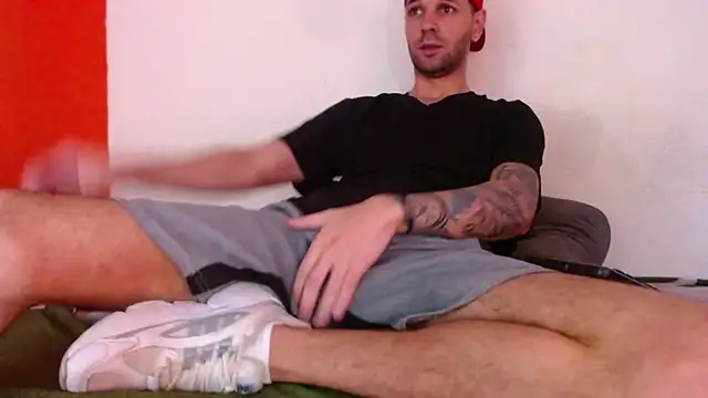 Cristian white online show from April 2026 06:49:02 PM