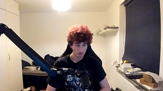 Snapshot of KawaiiMinaUwU chatting on January 2025 08:49:01 PM KawaiiMinaUwU online show from January 2025 08:49:01 PM