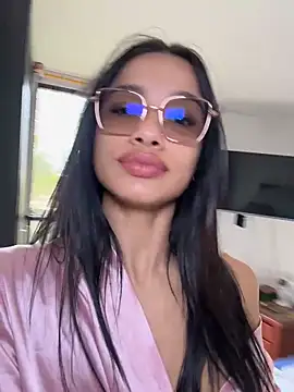 Bella Smiith  online show from February 2026 02:23:02 PM