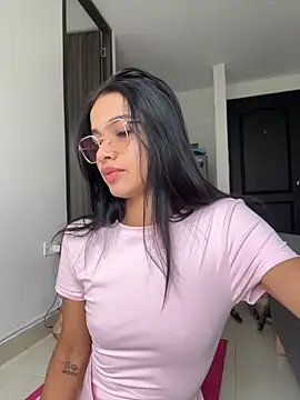 Bella Smiith  online show from February 2026 02:24:02 PM