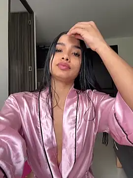 Bella Smiith  online show from February 2026 03:52:02 PM