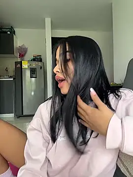 Bella Smiith  online show from February 2026 04:36:02 PM