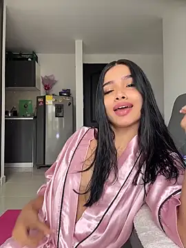 Bella Smiith  online show from February 2026 03:20:01 PM