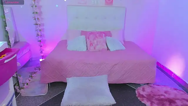 ScarlettDreamss7 online show from December 2025 01:39:02 PM