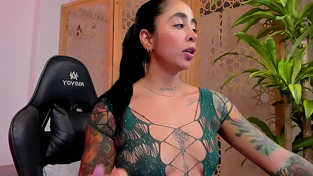 sophierooy22 online show from January 2025 01:53:01 PM