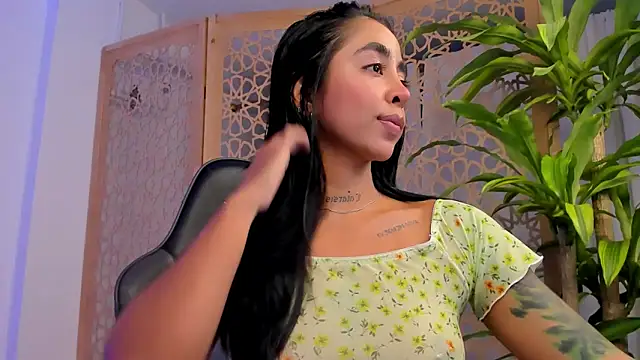 sophierooy22 online show from February 2025 12:49:01 PM