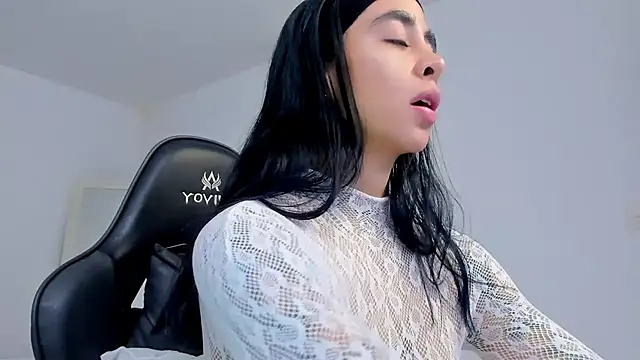 sophierooy22 online show from July 2026 11:07:01 PM