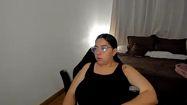 brithany olson25 online show from November 2025 11:22:01 AM