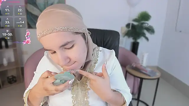 Snapshot of Ayha_khalaf chatting on September 2025 01:09:01 AM Ayha khalaf online show from September 2025 01:09:01 AM