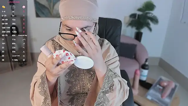 Snapshot of Ayha_khalaf chatting on September 2025 01:43:01 AM Ayha khalaf online show from September 2025 01:43:01 AM