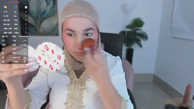 Snapshot of Ayha_khalaf chatting on October 2025 01:23:01 AM Ayha khalaf online show from October 2025 01:23:01 AM