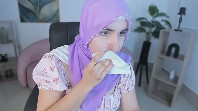 Snapshot of Ayha_khalaf chatting on October 2025 01:17:02 AM Ayha khalaf online show from October 2025 01:17:02 AM