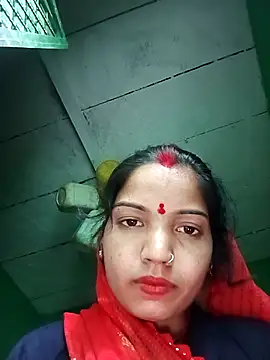 Snapshot of Bhuvi_Bedi chatting on January 2025 04:08:01 AM Bhuvi Bedi online show from January 2025 04:08:01 AM