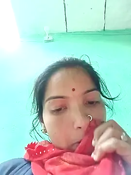 Snapshot of Bhuvi_Bedi chatting on February 2025 12:16:01 PM Bhuvi Bedi online show from February 2025 12:16:01 PM