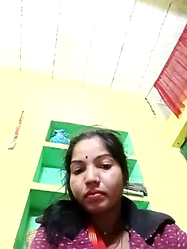 Snapshot of Bhuvi_Bedi chatting on February 2025 11:06:01 PM Bhuvi Bedi online show from February 2025 11:06:01 PM