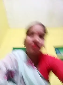 Snapshot of Bhuvi_Bedi chatting on February 2025 06:15:01 AM Bhuvi Bedi online show from February 2025 06:15:01 AM