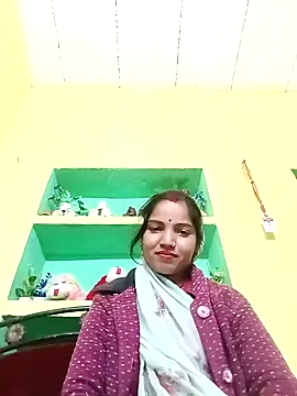 Snapshot of Bhuvi_Bedi chatting on February 2025 01:32:01 PM Bhuvi Bedi online show from February 2025 01:32:01 PM