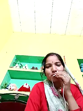 Snapshot of Bhuvi_Bedi chatting on February 2025 12:28:01 PM Bhuvi Bedi online show from February 2025 12:28:01 PM