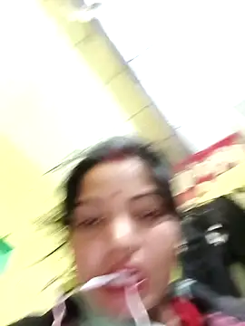 Snapshot of Bhuvi_Bedi chatting on February 2025 11:24:01 PM Bhuvi Bedi online show from February 2025 11:24:01 PM