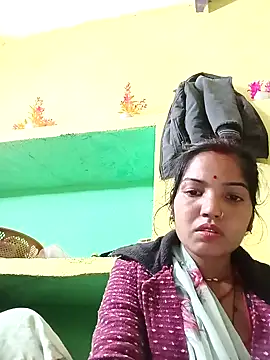 Snapshot of Bhuvi_Bedi chatting on February 2025 02:48:02 PM Bhuvi Bedi online show from February 2025 02:48:02 PM