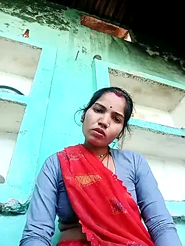 Snapshot of Bhuvi_Bedi chatting on February 2025 10:37:02 AM Bhuvi Bedi online show from February 2025 10:37:02 AM